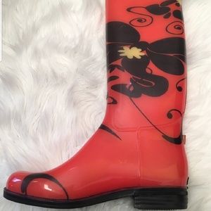 dav sleek boots. Beautiful!